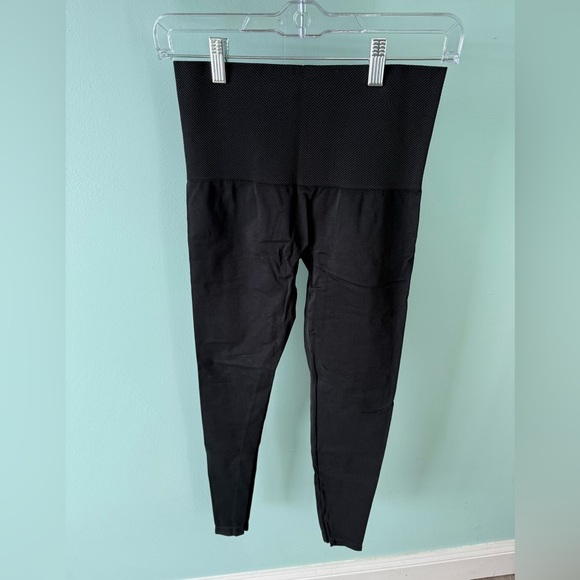 ASSETS by SPANX Black Essential Basic Nylon Blend High Rise Leggings Shapewear - Picture 1 of 3